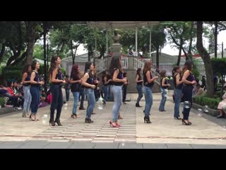 girls perform the kizomba dance